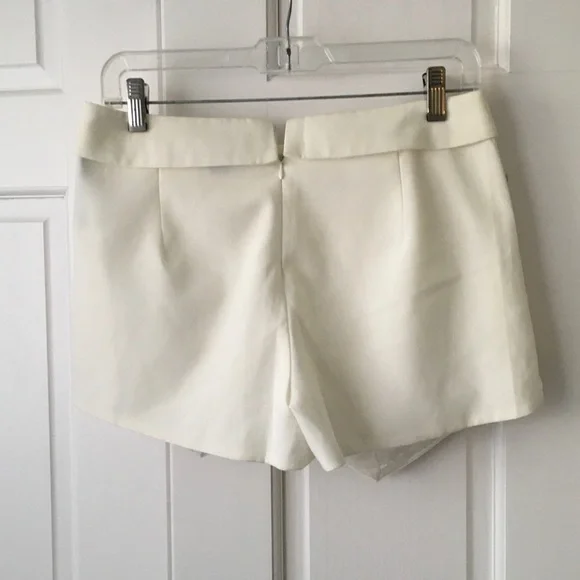 Women’s Solid White Asymmetrical Skort Forever 21 Size M - Picture 7 of 13